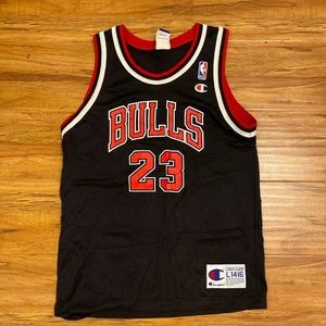 Authentic Michael Jordan Bulls Jersey Youth Large